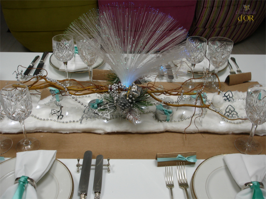 decoration table de noel vert d'au blanc et gris 