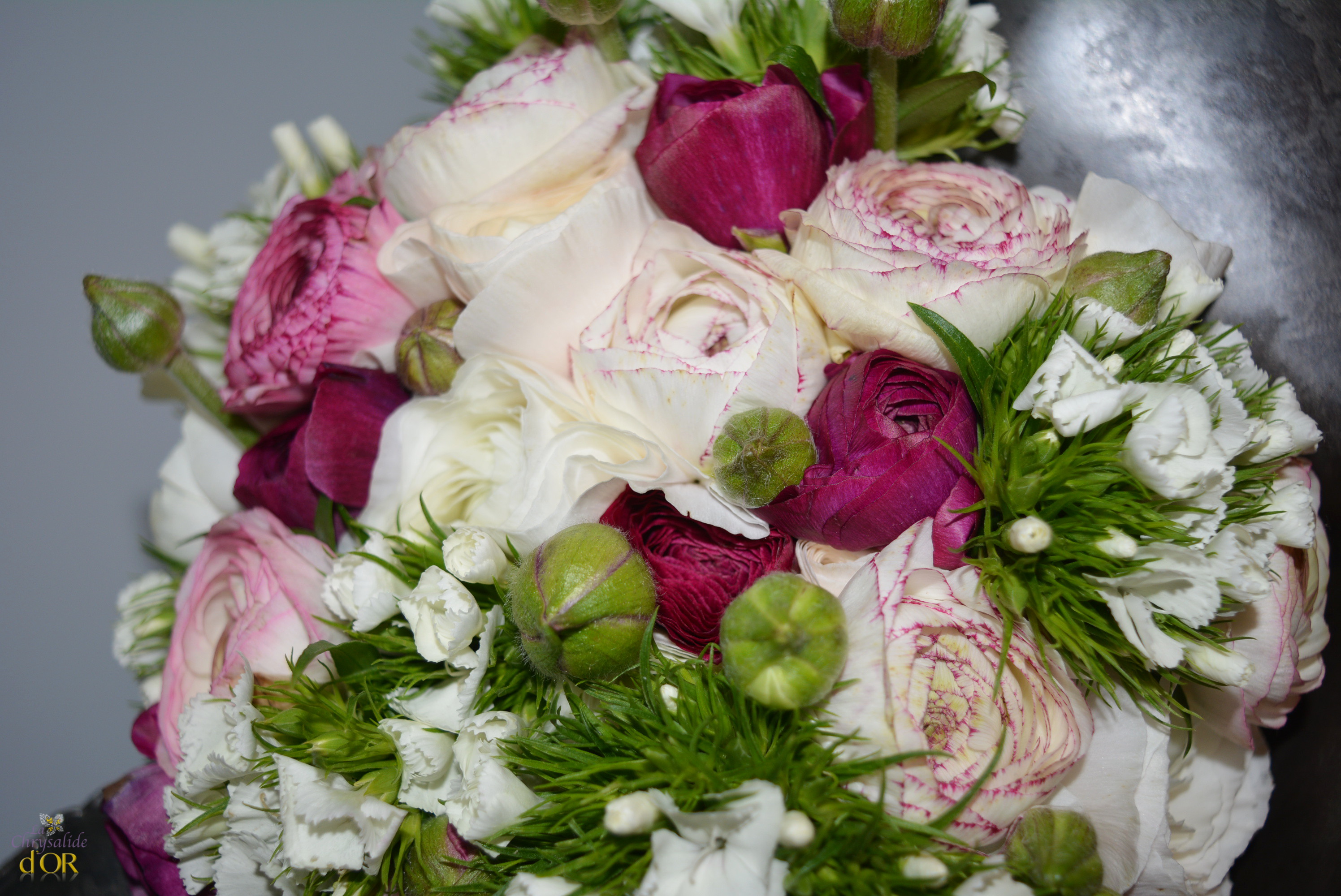 bouquet de mariage avec des renoncules réalisé par votre wedding planner Toulouse 