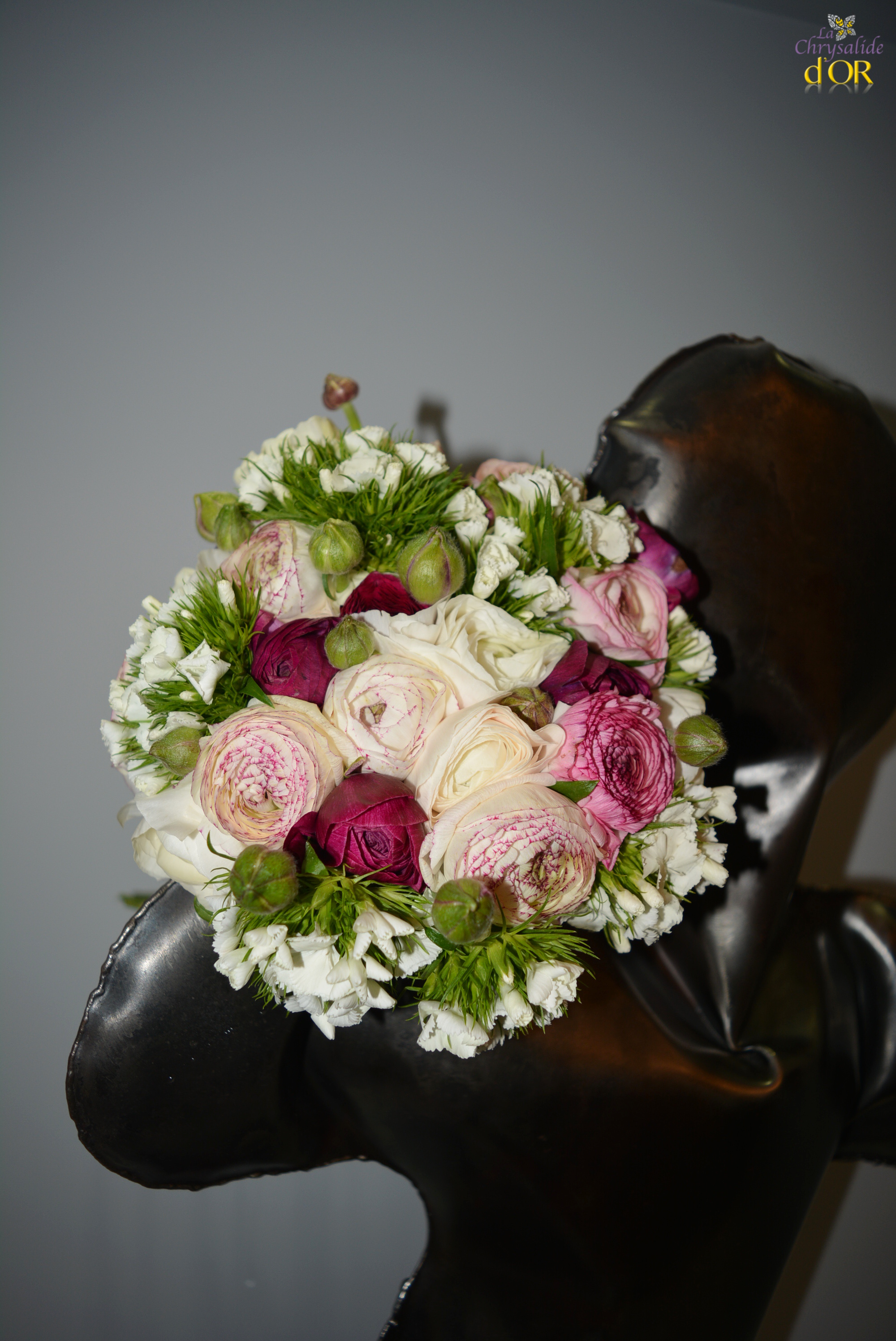 bouquet de mariee avec des renoncules realisé par votre wedding planner toulouse 