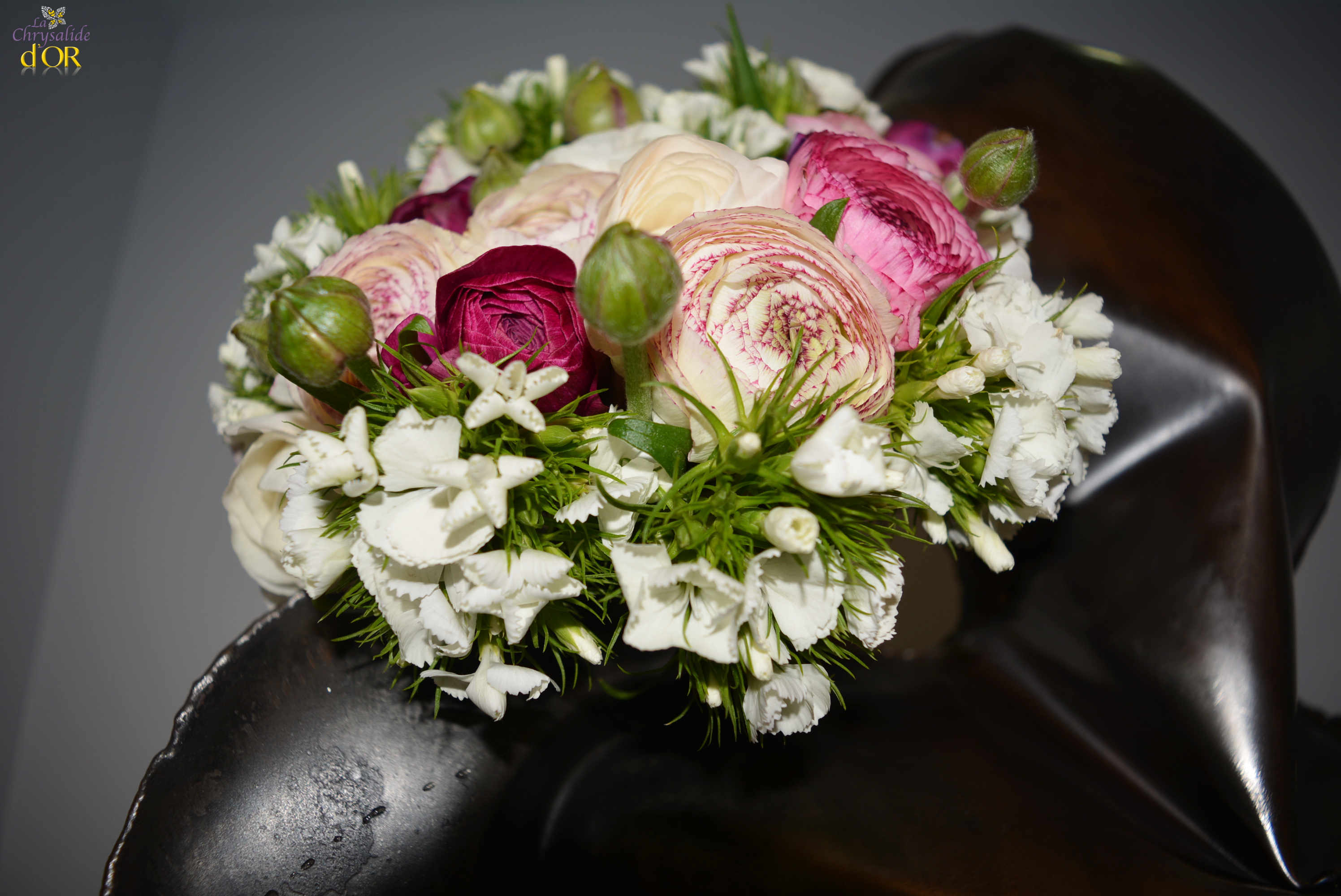 bouquet de mariee avec des renoncules réalisé par votre wedding planner Toulouse 