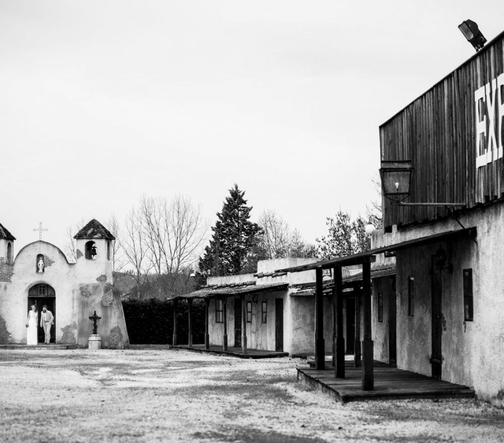 village-western-france