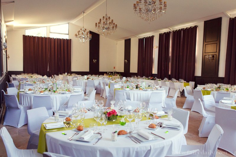 Décoration salle mariage champêtre chic - château de Loubejac (82)